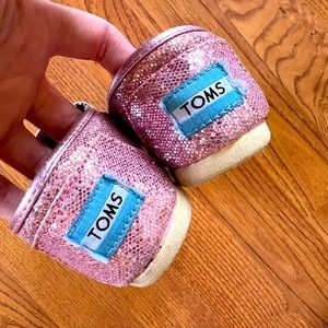 TOMS- pink & sparkly little girls